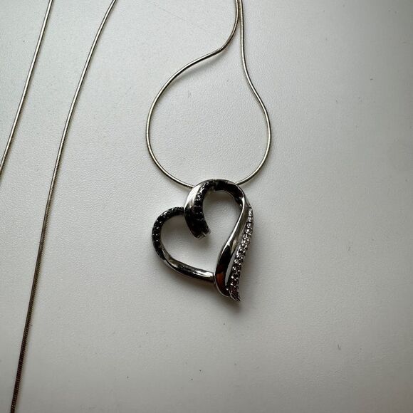 16" Solid Sterling Silver Heart with black/white diamonds necklace! - Picture 12 of 13